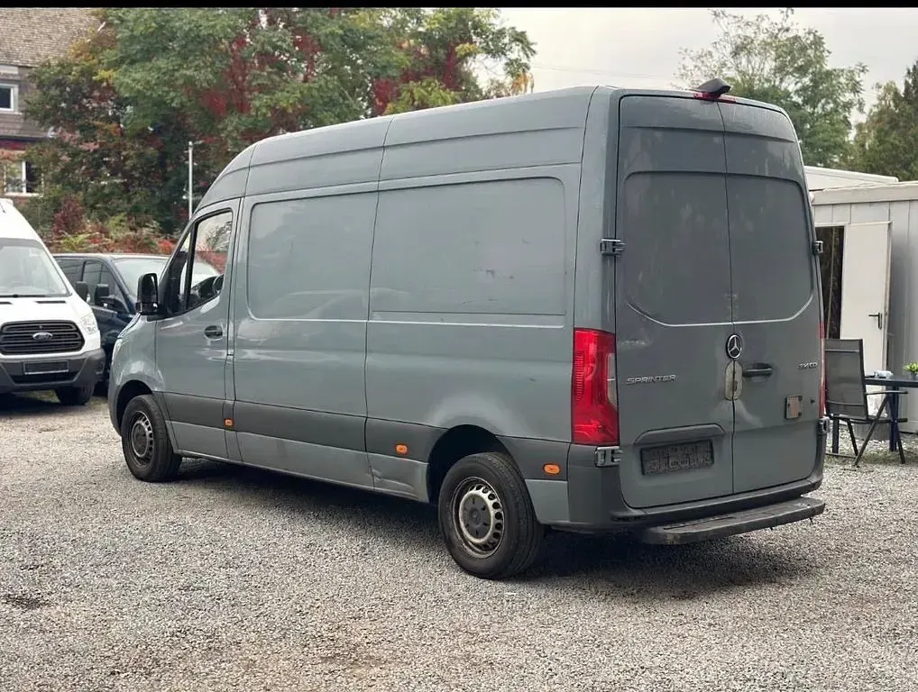 Gebraucht Mercedes Sprinter 143 PS (105 kW) 2020 Grau Van