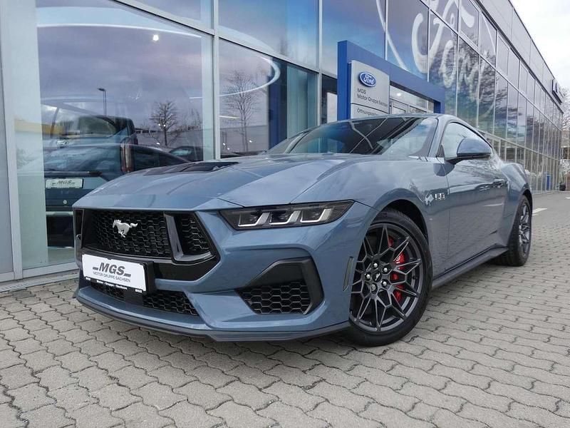 Neu Ford Mustang Fastback 446 PS (328 kW) 2026 Vapor blue/whisper blue Coupé