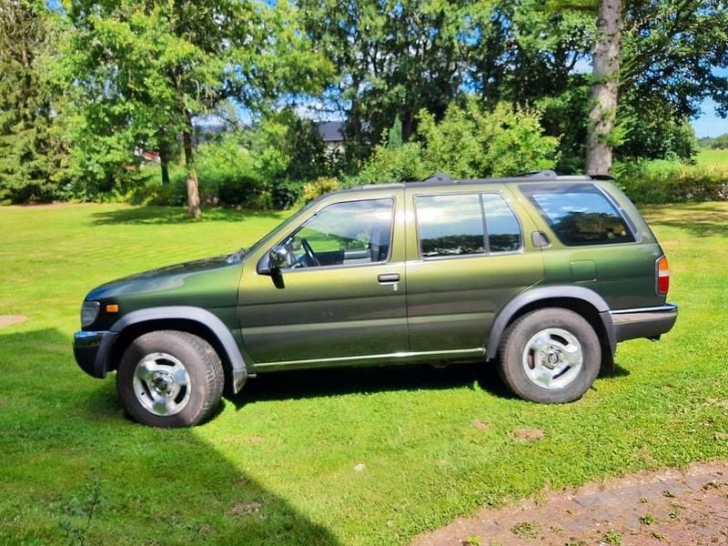 Grün Gebraucht 1999 Nissan Pathfinder SUV | 4.500 € - Bild 1/4