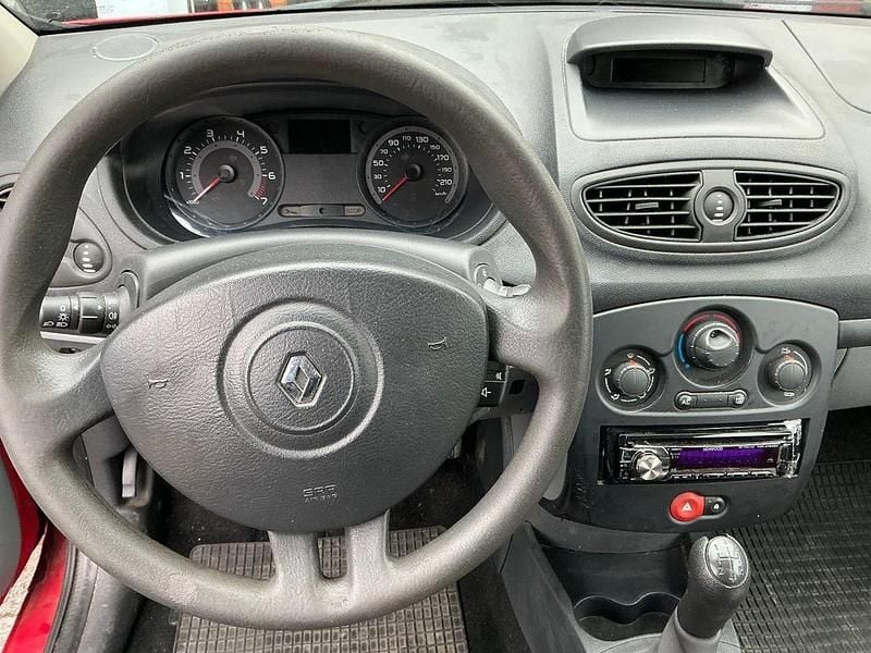 Gebraucht Renault Clio II Authentique 75 PS (55 kW) 2007 Rot Limousine