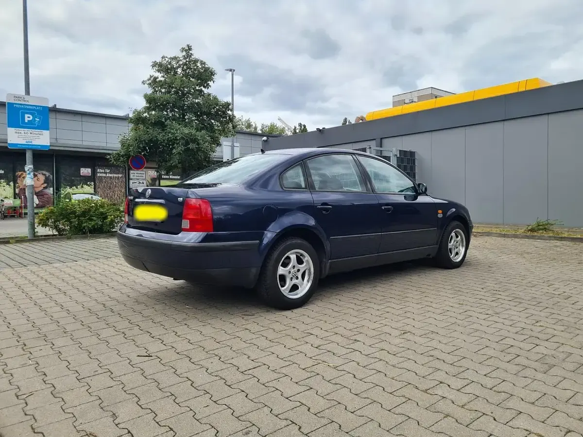 Gebraucht VW Passat 125 PS (91 kW) 1998 Limousine