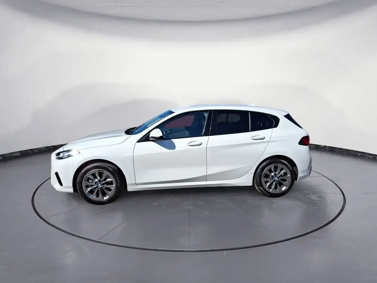 Käytetty BMW 120 170 HP (125 kW) 2025 Viistoperä