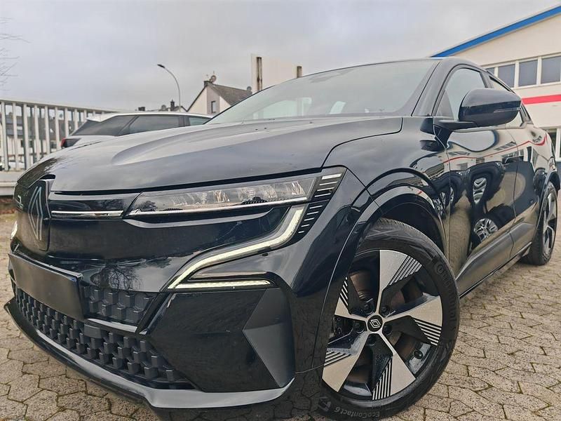 Schwarz Gebraucht 2022 Renault Megane E-Tech Limousine | 17.612 € (Superpreis) - Bild 1/4