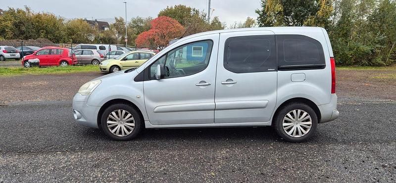 Gebraucht Citroën Berlingo Chic 109 PS (80 kW) 2010 Silber Van / Kleinbus