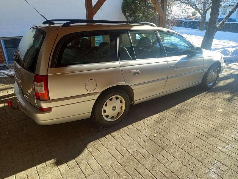 Silber Gebraucht 2001 Opel Omega Kombi | 1.500 € (Guter Preis) - Bild 1/4