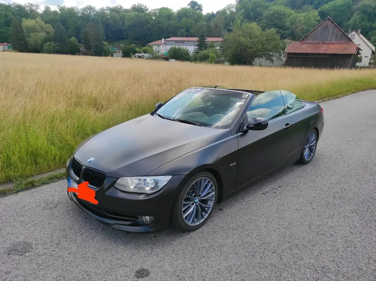 Gebraucht BMW 330 Cabriolet 245 PS (180 kW) 2012 Grau Cabrio
