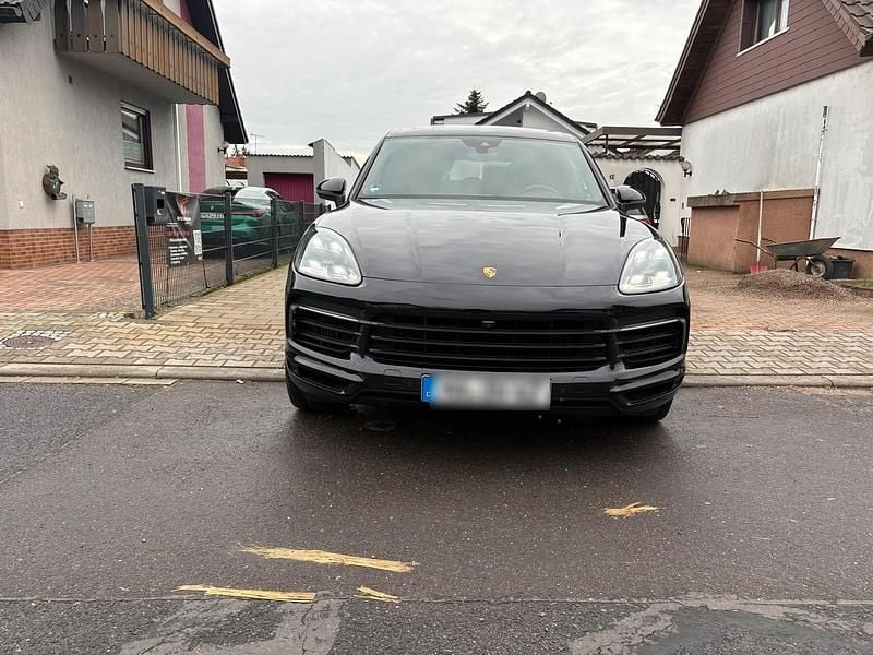 Schwarz Gebraucht 2018 Porsche Cayenne SUV | 47.999 € (Fairer Preis) - Bild 1/4