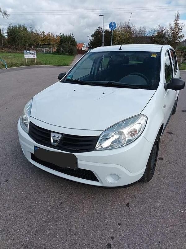 Weiß Gebraucht 2010 Dacia Sandero Kleinwagen | 1.200 € (Superpreis) - Bild 1/4