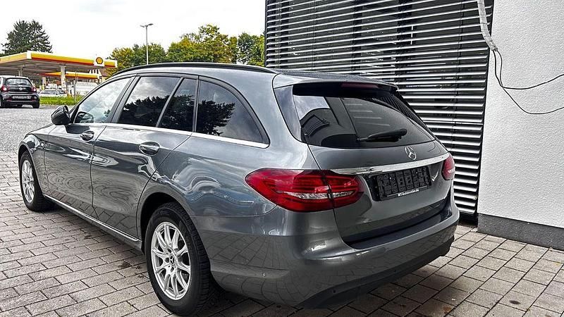 Gebraucht Mercedes C180 122 PS (89 kW) 2021 Grau Kombi