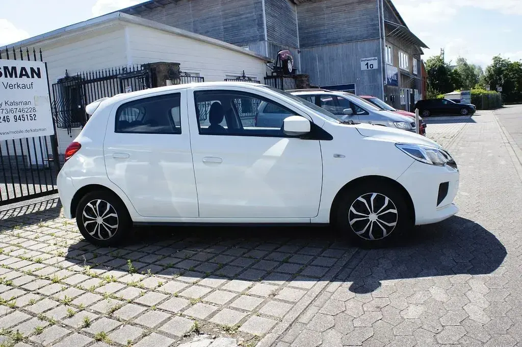 Gebraucht Mitsubishi Space Star Basis 71 PS (52 kW) 2021 Weiß Kleinwagen