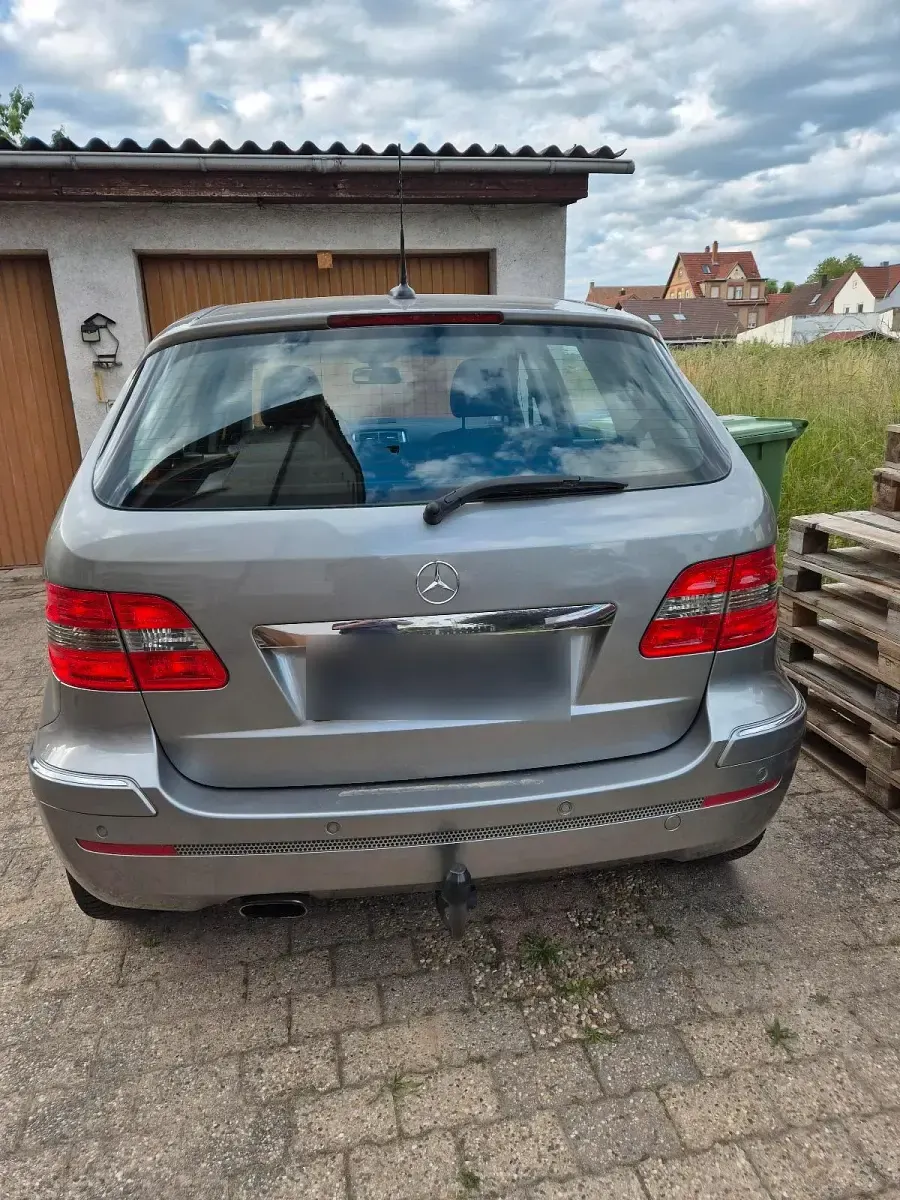 Gebraucht Mercedes 200 136 PS (100 kW) 2006 Gold Kleinwagen