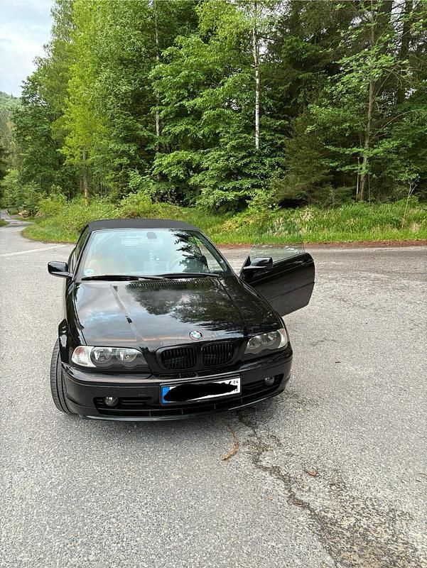 Schwarz Gebraucht 2002 BMW 320 Cabriolet Cabrio | 4.499 € (Guter Preis) - Bild 1/4