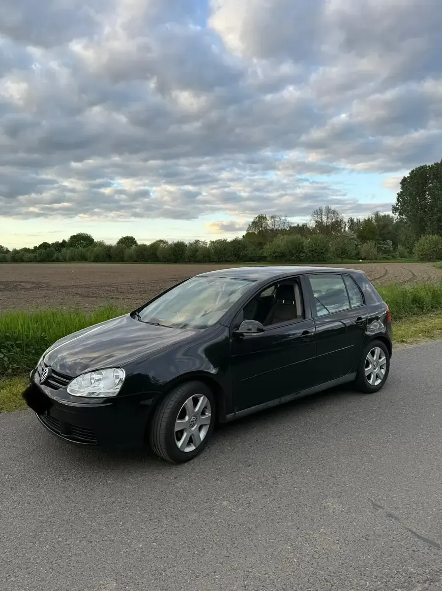 Gebraucht VW Golf V 105 PS (77 kW) 2004 Schwarz Kleinwagen