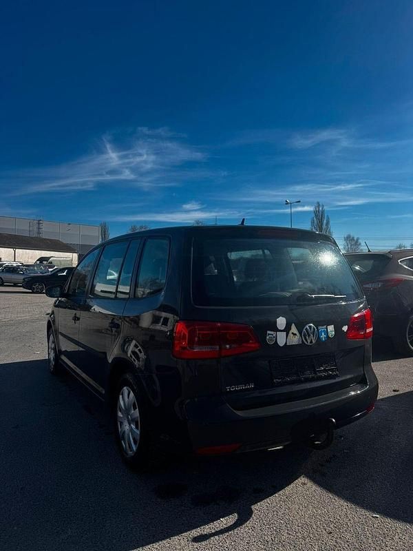 Gebraucht VW Touran Trendline 105 PS (77 kW) 2014 Grau Van / Kleinbus