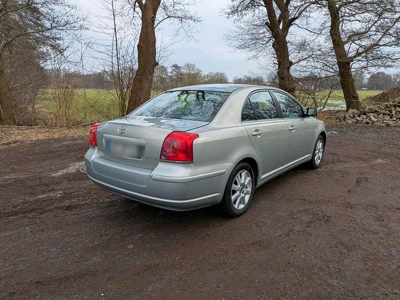 Gebraucht Toyota Avensis 129 PS (94 kW) 2004 Limousine