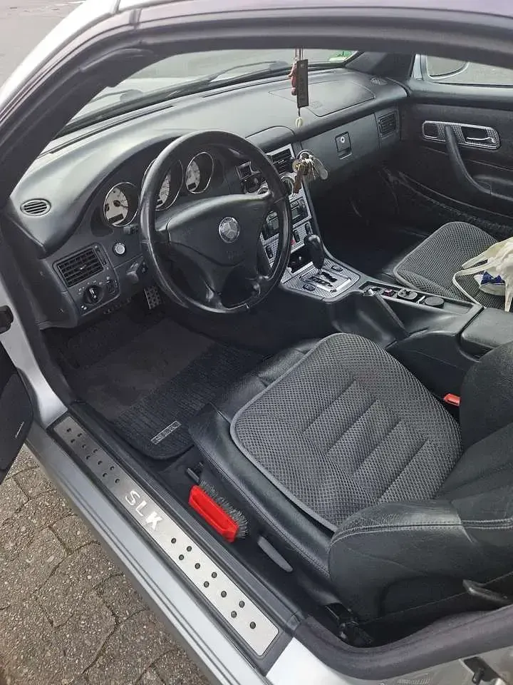 Gebraucht Mercedes SLK230 197 PS (144 kW) 2004 Silber Cabrio