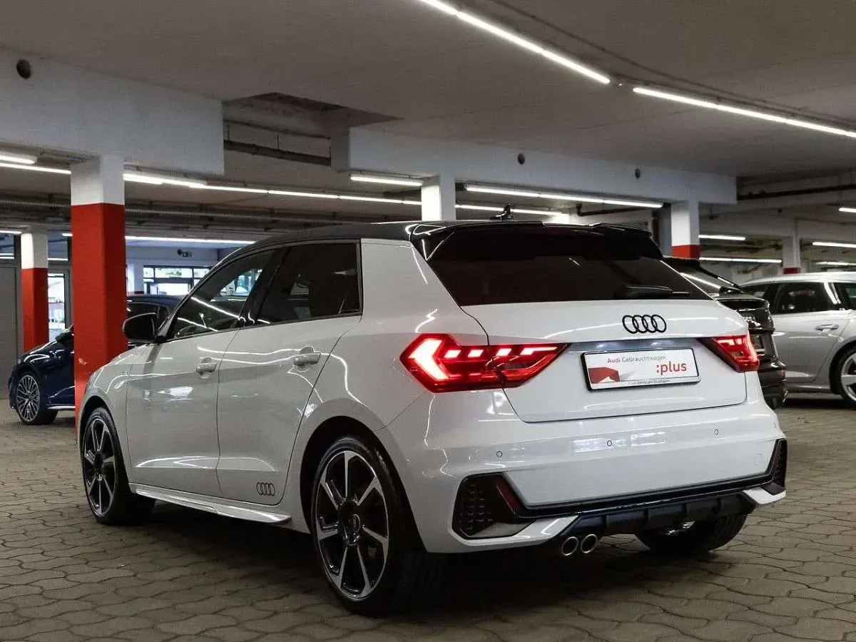 Gebraucht Audi A1 S-Line 207 PS (152 kW) 2022 Gletscherweiß metallic/manhatt SUV