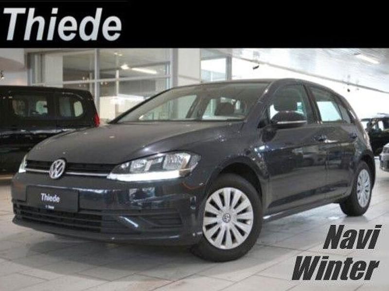 Uranograu Gebraucht 2019 VW Golf VII Trendline Limousine | 12.620 € (Fairer Preis) - Bild 1/3