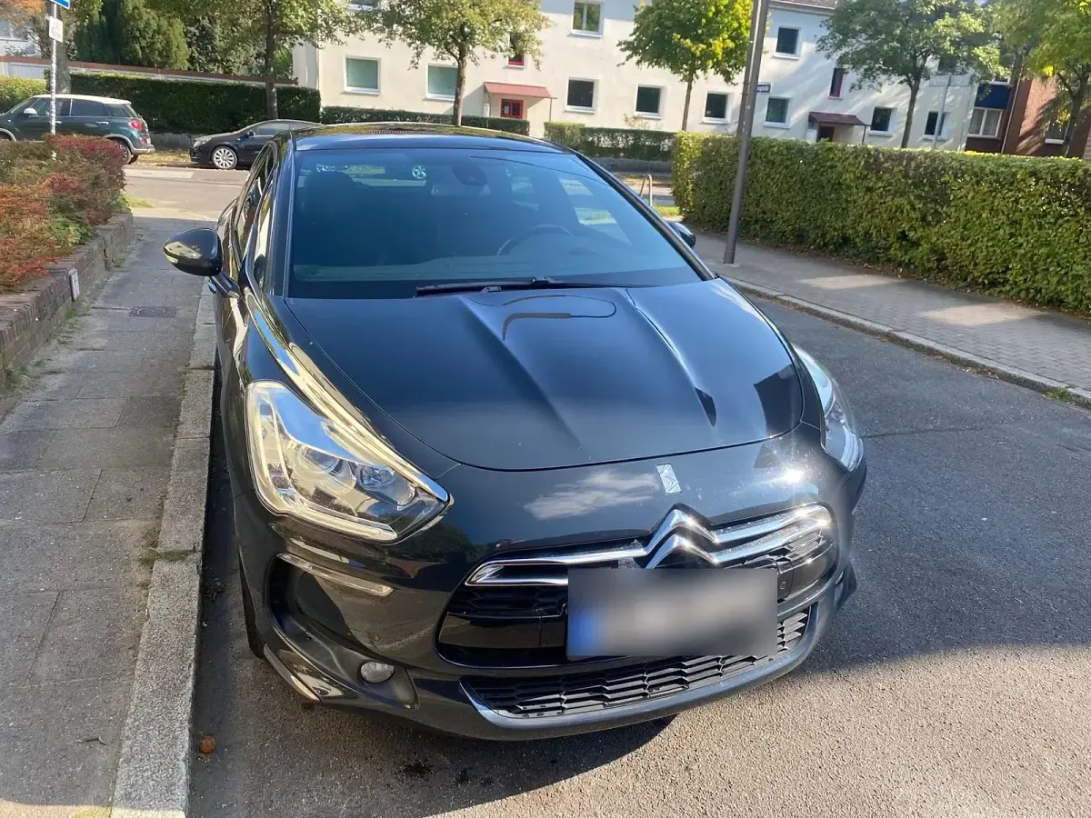 Gebraucht Citroën DS5 Chic 163 PS (119 kW) 2014 Schwarz Kleinwagen