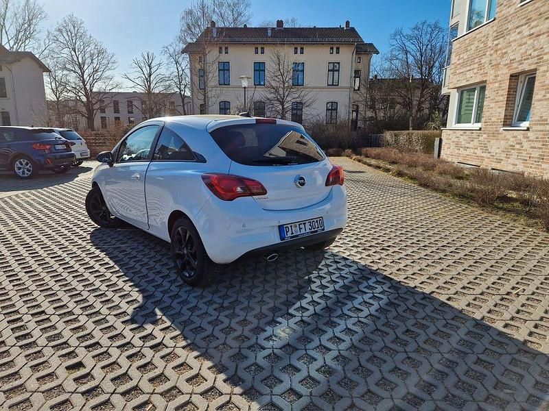 Gebraucht Opel Corsa Color Edition 90 PS (66 kW) 2018 Weiß Kleinwagen