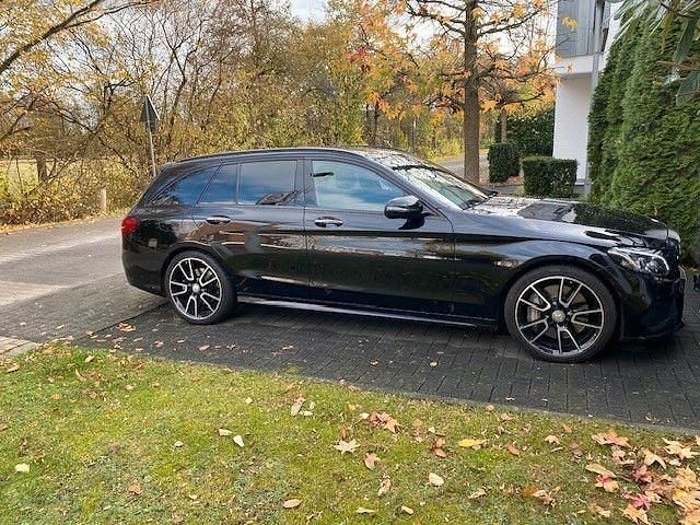 Schwarz Gebraucht 2015 Mercedes C450 AMG AMG Kombi | 30.450 € (Fairer Preis) - Bild 1/4
