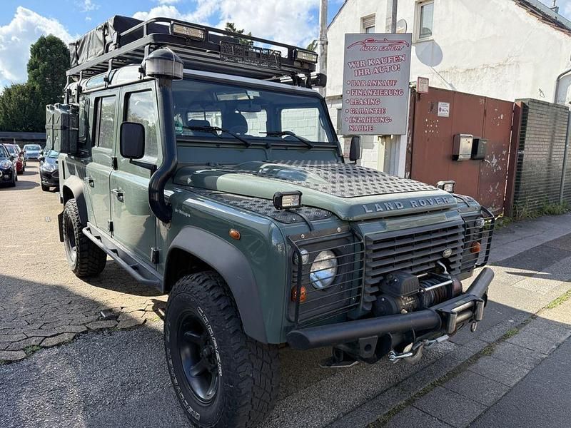 Grün Gebraucht 2011 Land Rover Defender SUV | 54.990 € - Bild 1/4