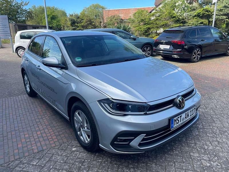 Gebraucht VW Polo Style 95 PS (69 kW) 2024 Reflexsilber metallic Limousine