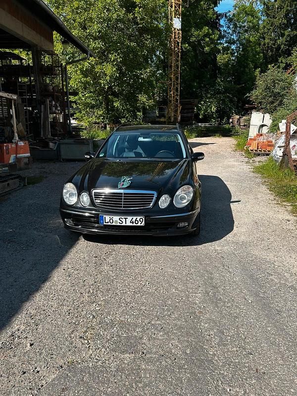 Schwarz Gebraucht 2006 Mercedes E320 Kombi | 6.000 € (Fairer Preis) - Bild 1/4