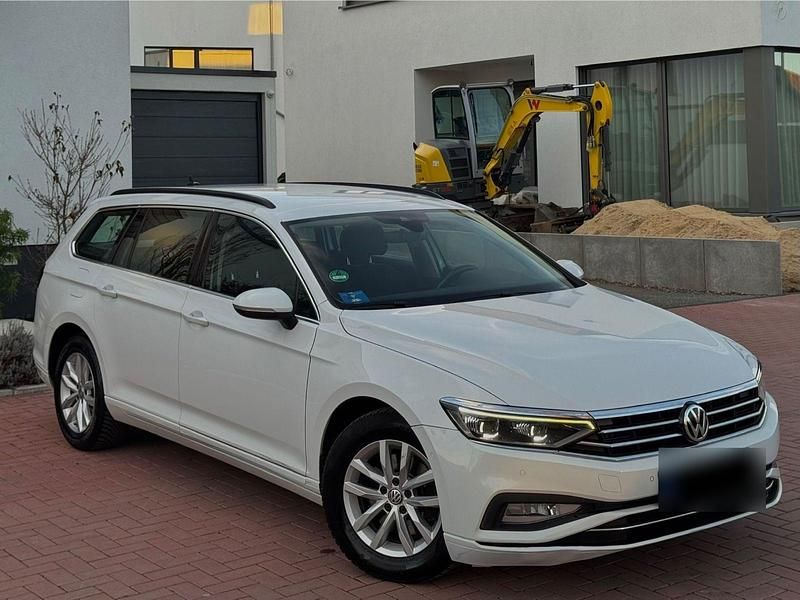 Gebraucht VW Passat Elegance 150 PS (110 kW) 2020 Weiß Kombi