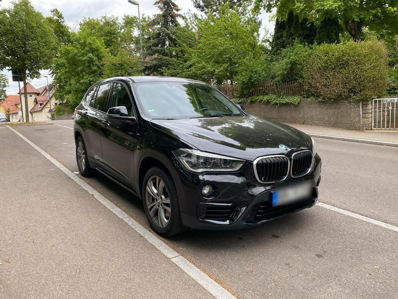 Schwarz Gebraucht 2016 BMW X1 SUV | 16.900 € - Bild 1/4