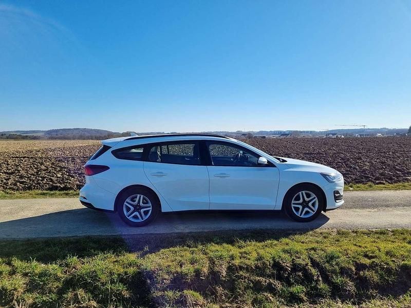 Gebraucht Ford Focus ST 120 PS (88 kW) 2022 Weiß Kombi