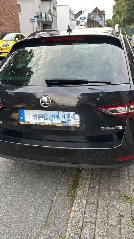 Gebraucht Skoda Superb 150 PS (110 kW) 2015 Schwarz Kombi
