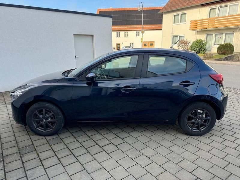 Gebraucht Mazda 2 Center-Line 75 PS (55 kW) 2016 Blau Limousine