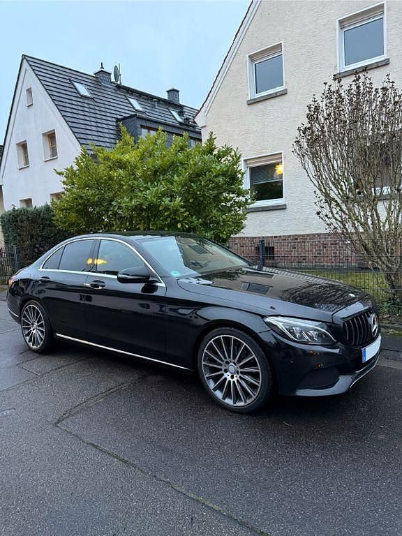 Gebraucht Mercedes C220 170 PS (125 kW) 2016 Schwarz Limousine