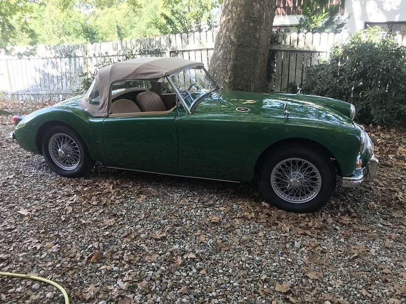 Grün Gebraucht 1958 MG MGA Cabrio | 29.900 € - Bild 1/4