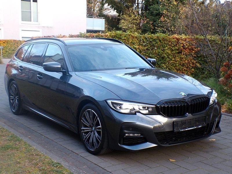 Gebraucht BMW 318 M Sport 156 PS (114 kW) 2022 Grau Limousine