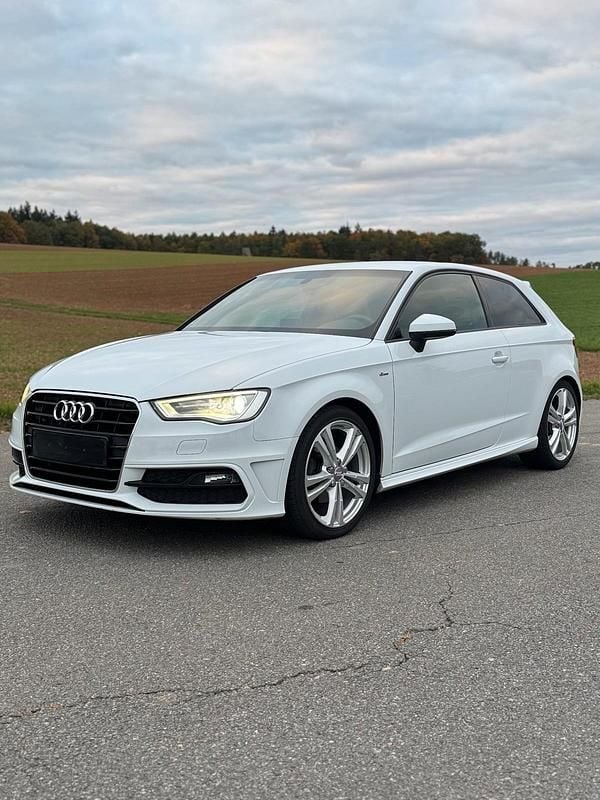 Weiß Gebraucht 2014 Audi A3 S-Line Kleinwagen | 8.990 € (Guter Preis) - Bild 1/4