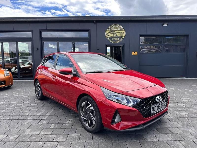 Dragon red Gebraucht 2022 Hyundai i20 Edition 30 Limousine | 14.999 € (Fairer Preis) - Bild 1/4