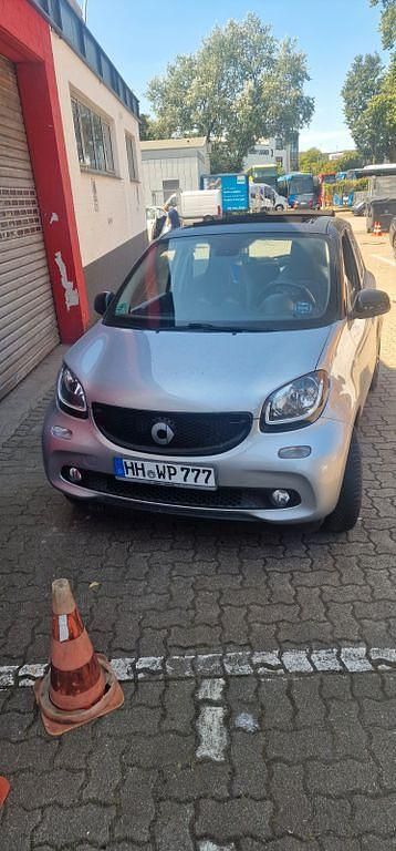 Grau Gebraucht 2016 Smart ForFour Cabrio | 10.888 € (Guter Preis) - Bild 1/4