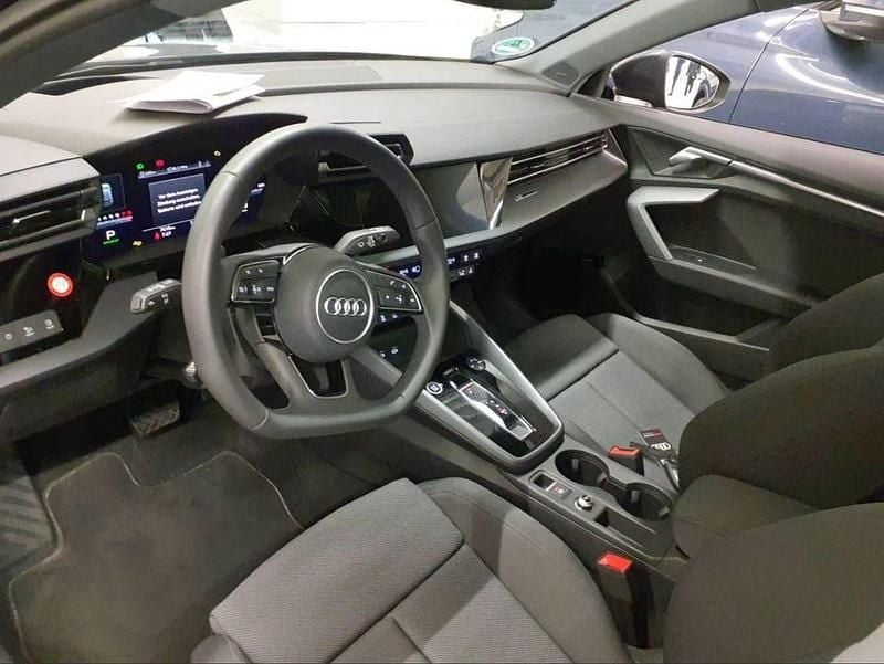 Second-hand Audi A3 Advanced 116 CP (85 kW) 2025 Gri Berlinǎ