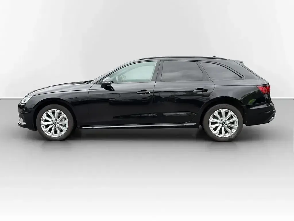 Gebraucht Audi A4 Advanced 204 PS (150 kW) 2021 Mythosschwarz metallic Kombi