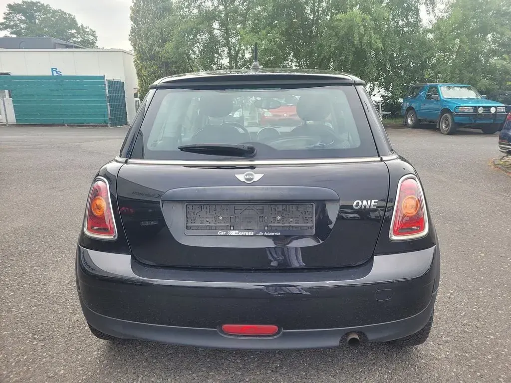 Gebraucht Mini ONE 75 PS (55 kW) 2010 Schwarz Kleinwagen