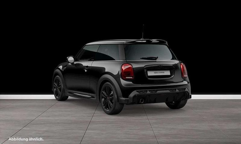 Gebraucht Mini Cooper Hatch 136 PS (100 kW) 2022 Midnight black Kleinwagen