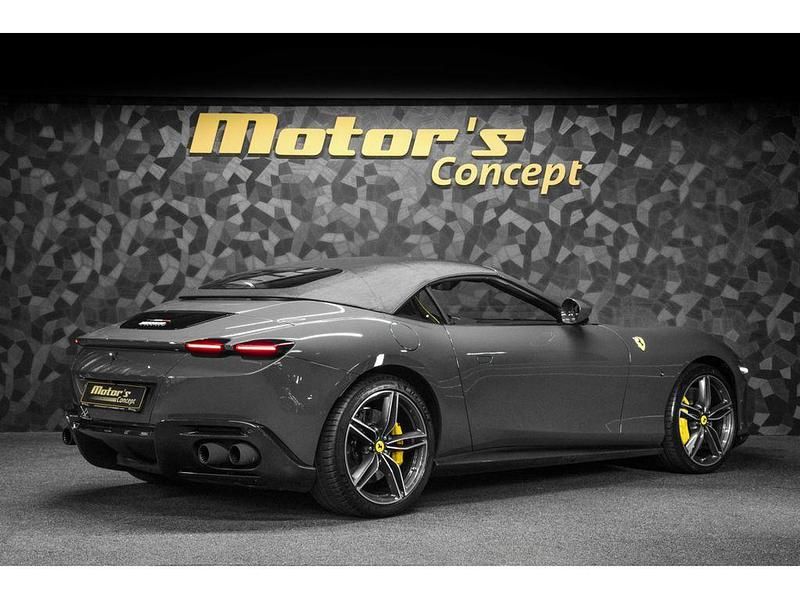 Gebraucht Ferrari Roma 620 PS (456 kW) 2025 Grau Cabrio