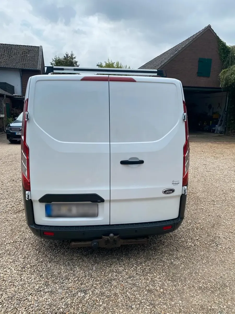 Gebraucht Ford Transit Trend 131 PS (96 kW) 2018 Weiß Van