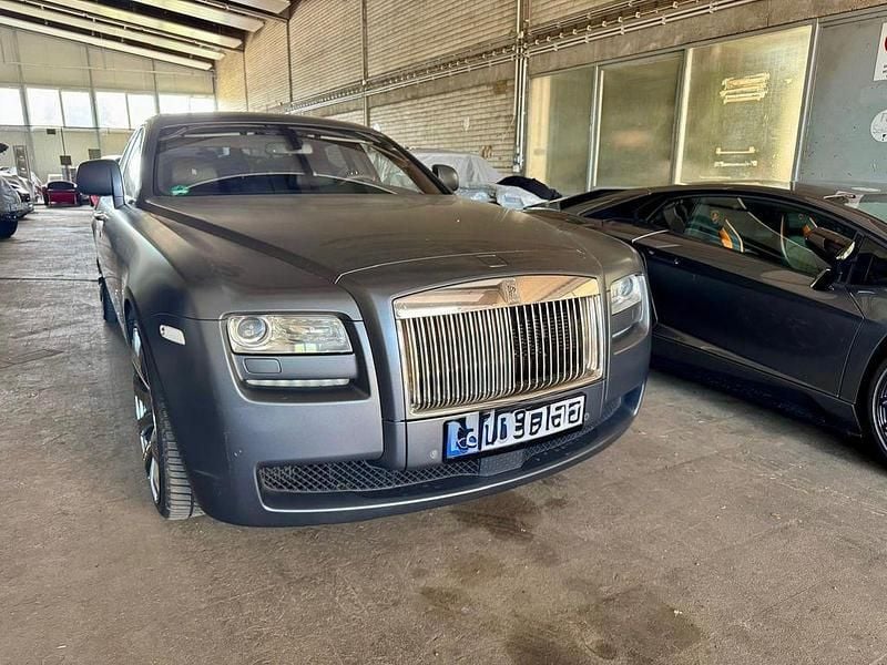 Grau Gebraucht 2012 Rolls Royce Ghost Limousine | 115.000 € - Bild 1/4