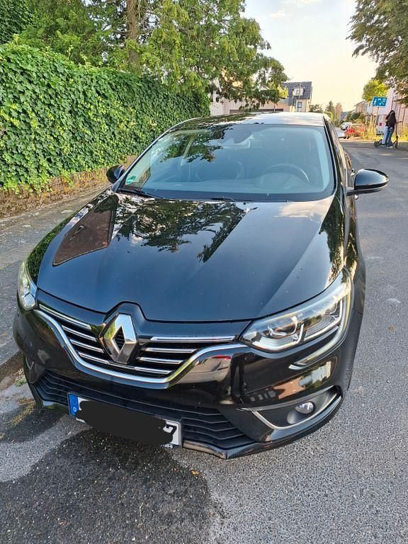 Schwarz Gebraucht 2016 Renault Mégane III Life Limousine | 6.299 € (Superpreis) - Bild 1/4