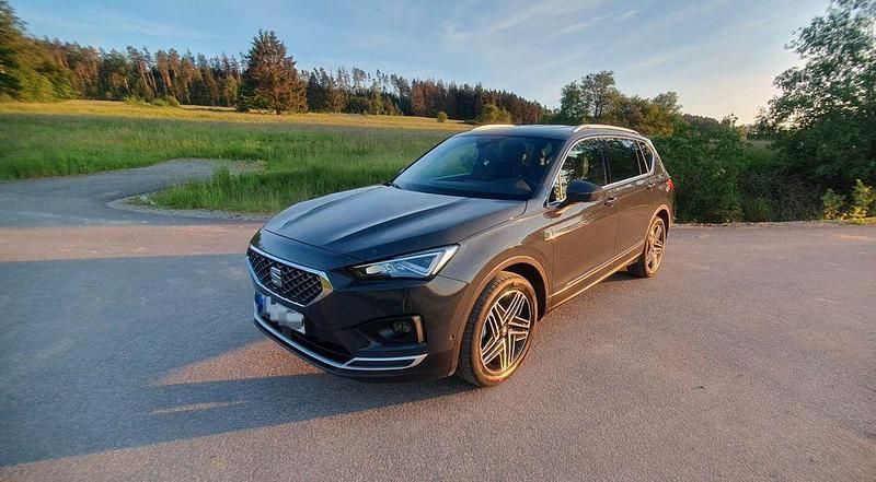 Grau Gebraucht 2020 Seat Tarraco XCELLENCE SUV | 22.999 € (Guter Preis) - Bild 1/4