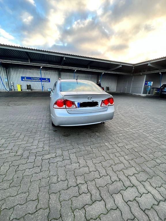 Second-hand Honda Civic Hybrid 116 CP (85 kW) 2007 Argintiu Berlinǎ