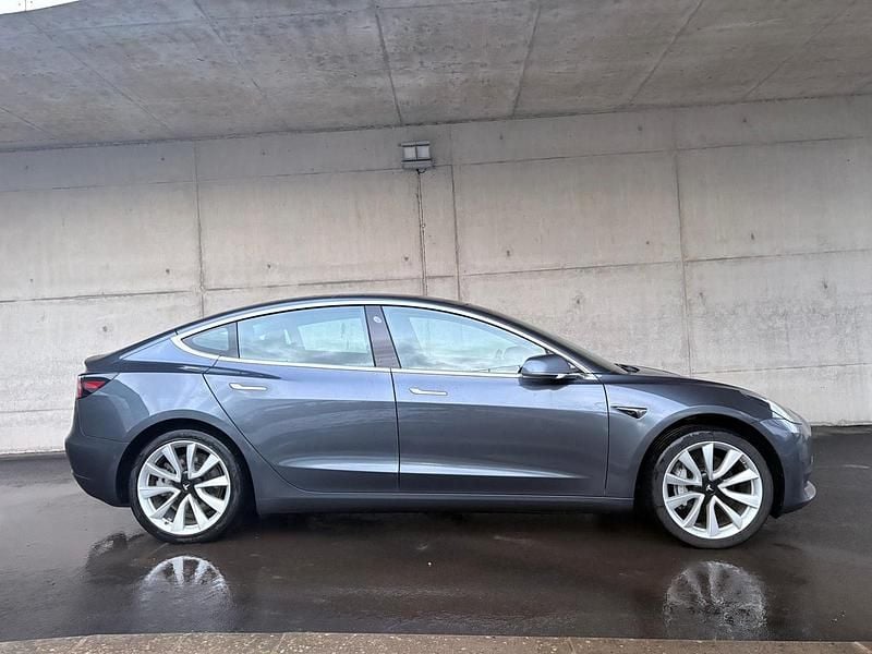 Gebraucht Tesla Model 3 Standard Range 219 kW (299 PS) 2019 Limousine